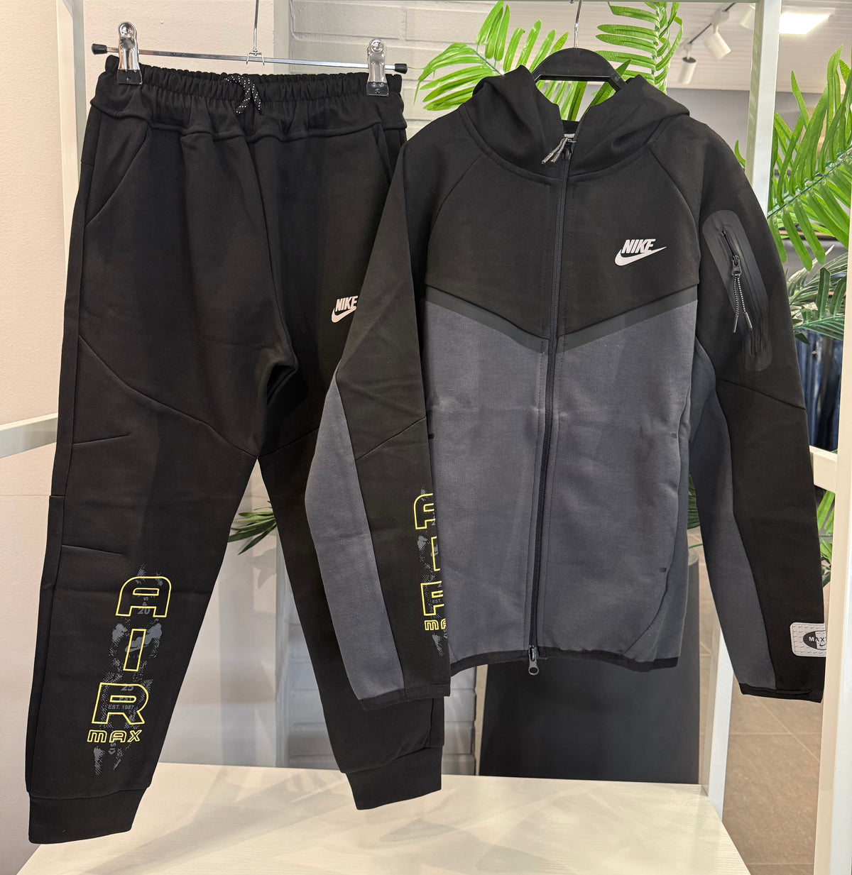 Nike tech fleece tracksuit