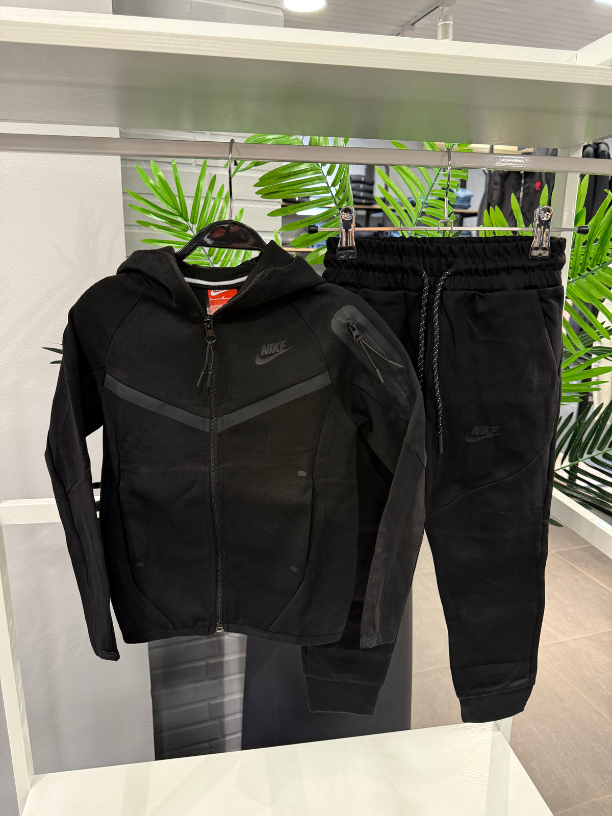 Nike tech fleece tracksuit